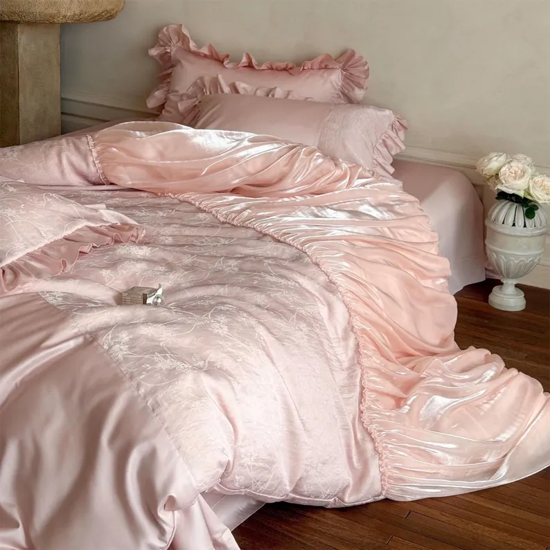 Romance Jacquard Bedding Set